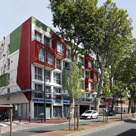 Nemea מלון דירות